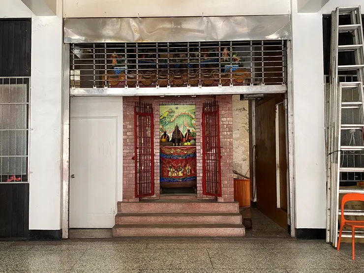 第三代的土地公祠安奉在一樓