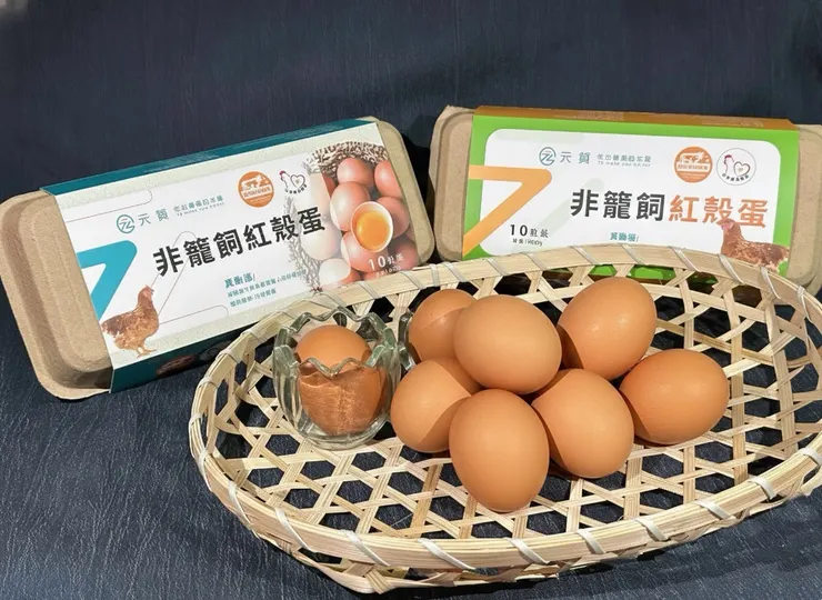 圖說:臺南蛋品平飼紅殼蛋將陸續進駐家樂福與愛買,成為助攻大型量販店達成100%非籠飼目標的關鍵供應鏈夥伴。(資料來源:臺南蛋品)
