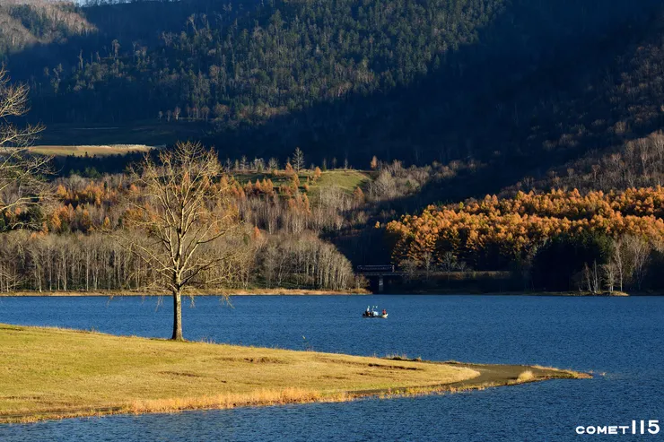 金山湖的山色是個不錯的攝影地點(攝影座標:43.157814, 142.491868)