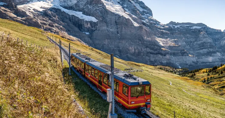 瑞士少女峰齒軌列車