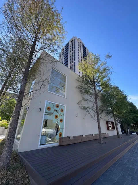 cafe, photo by bookarchery