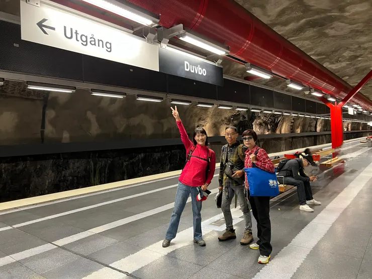 民宿最近的Duvbo站，開啟交通票地鐵之旅。