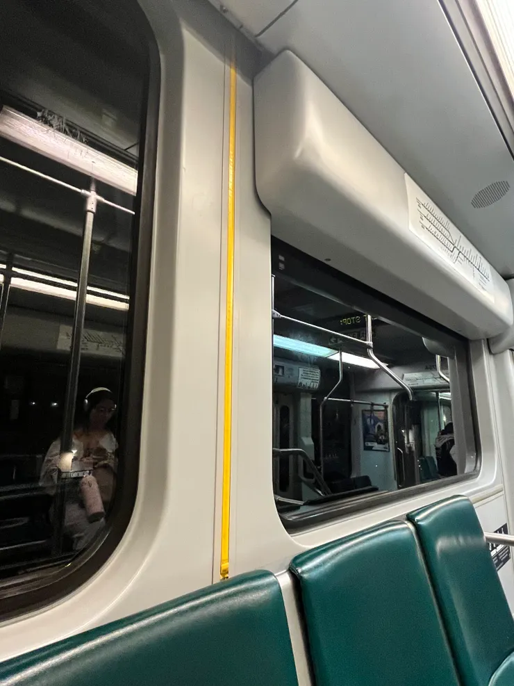 黃色那整條就是下車鈴