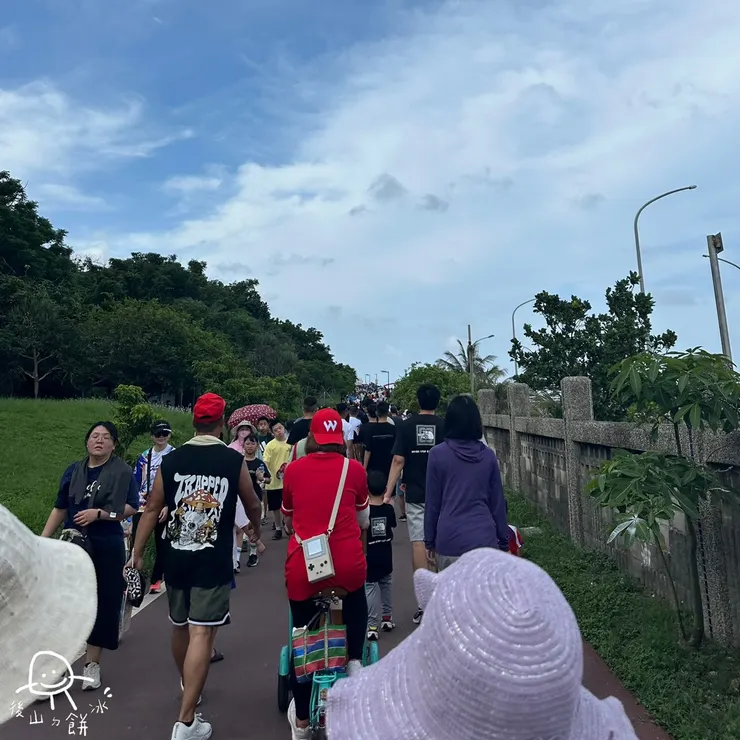 參加健走的人真的好多~~