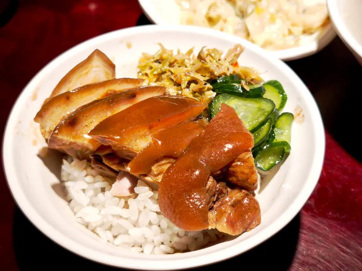 油亮香濃的腿庫飯