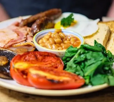 中間的那個就是蠶豆