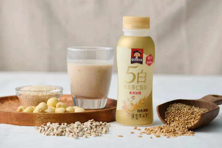 圖說:桂格「5白」銀耳薏仁穀飲,以蓮子、薏仁等白色穀物為主軸,搭配燕麥與豆類原料_