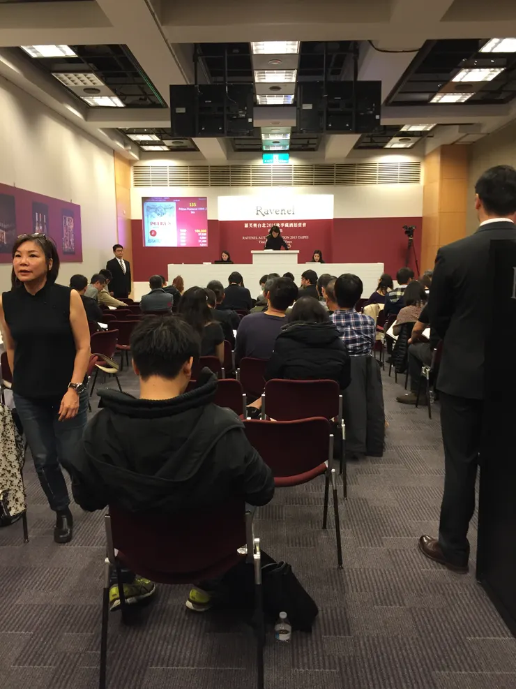 走進拍賣會，你的第一反應會是什麼？