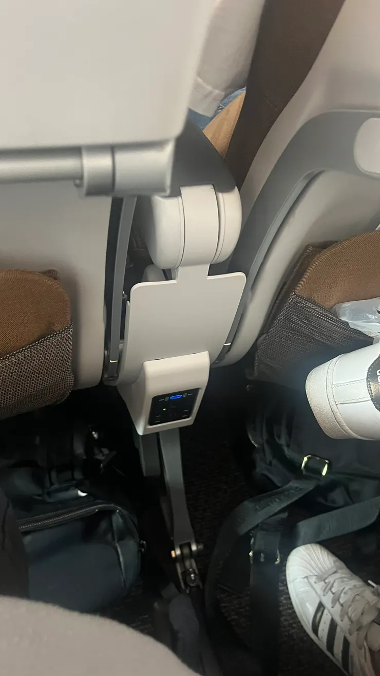 typec和插座都能使用。