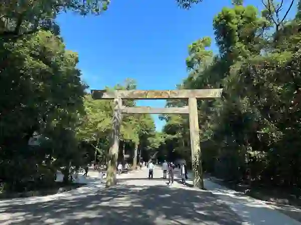 日本の神社 020号 熱田神宮 Amazon.co.jp: 日本の神社 20号 (熱田神宮) [分冊百科] : 本