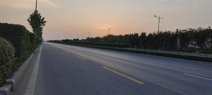 五四假日，在通港大道上挑戰全馬自拍