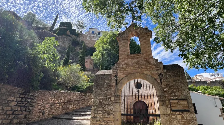 猶太教堂的小修道院， 變成為基督教教堂。