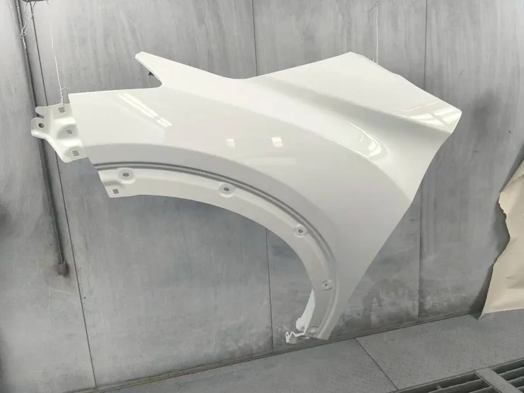 葉子板烤漆完成品白色光滑無瑕