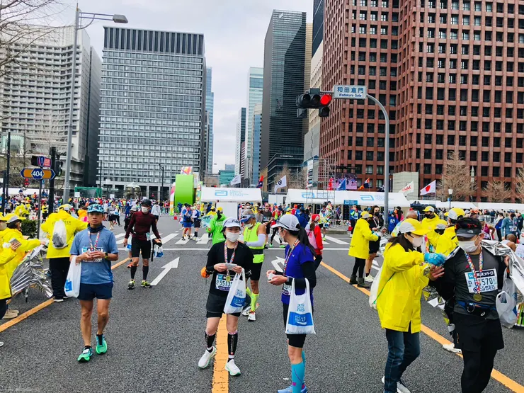 領完賽禮也要走快一公里了!!