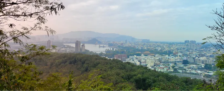 高雄半屏山鳥瞰蓮池潭自拍