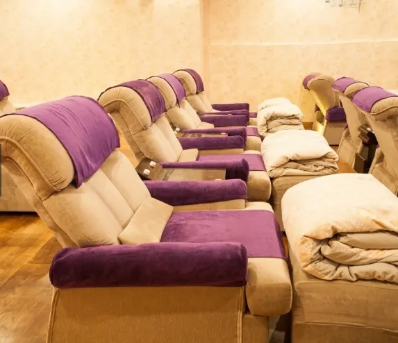 又大優舒適的沙發床—引用自伊莉莎仕女休閒會館官網照