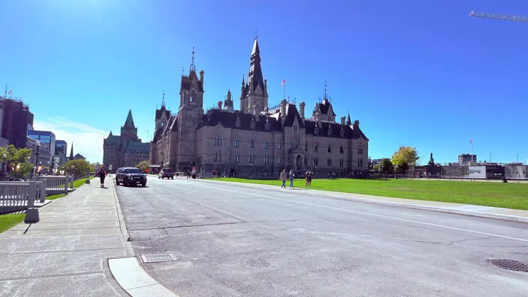 國會山莊建築很像城堡