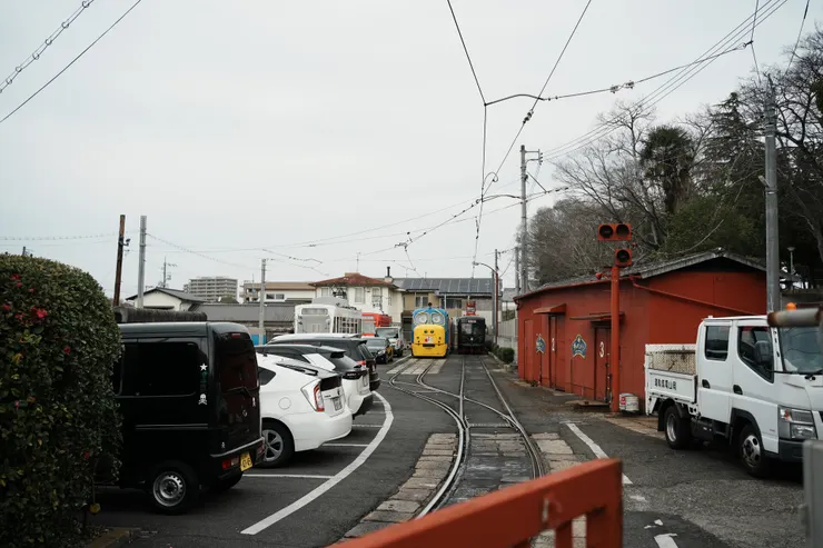 回程路上看到的特殊造型路面電車