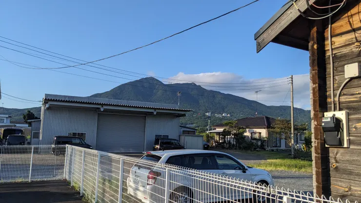 從山下看筑波山
