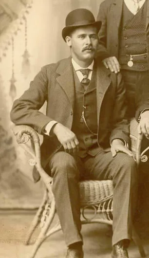 沃斯堡五人眾中的日舞。(1900年)