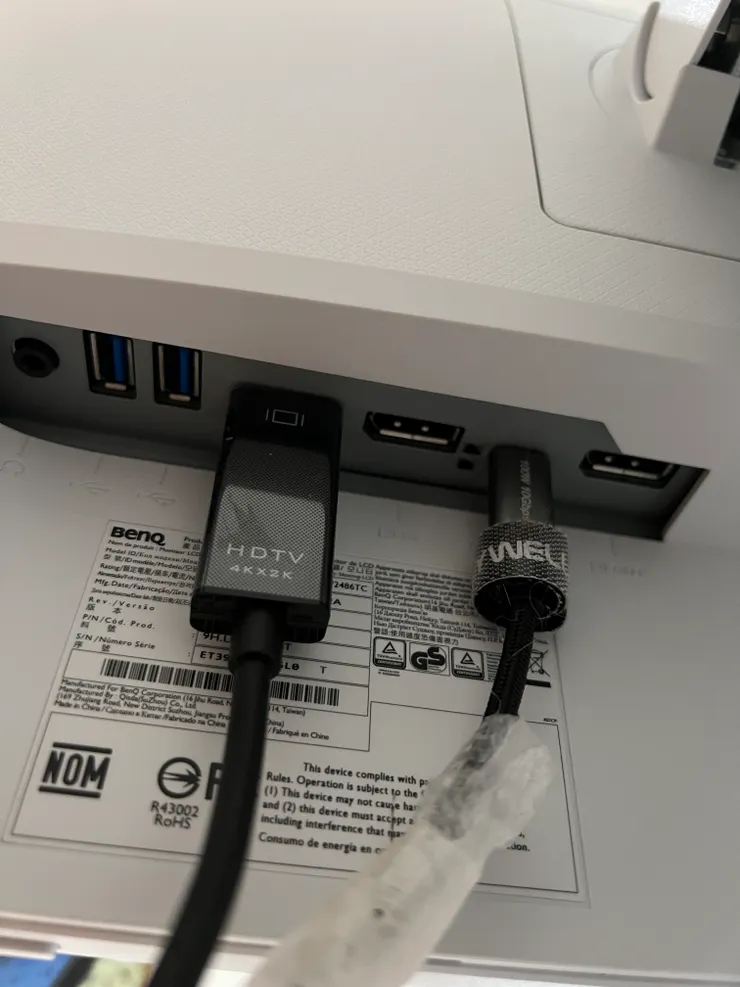 HDMI、Type-C分別給三台設備交替使用