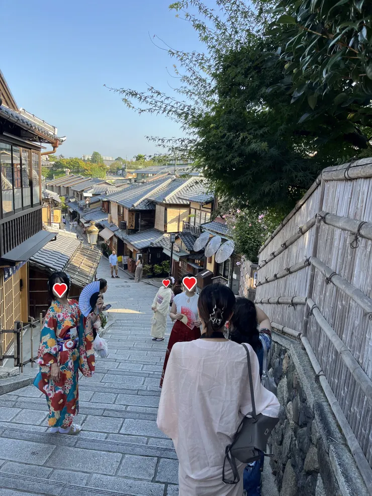 8:11時經過三年坂（產寧坂）已經有人潮在拍照了