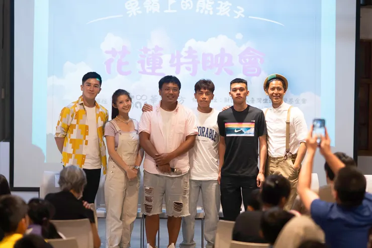 主演群左起冠志、吳玳慈、撒基努、李吉祥、素人演員王忻彥(照片提供:華星八方傳播)