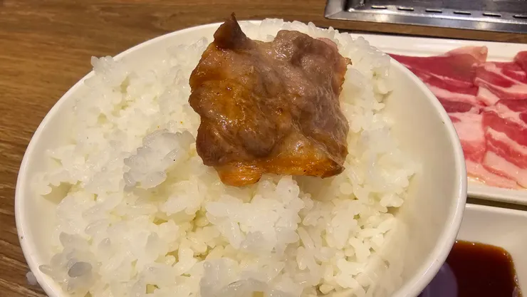 蓋在飯上很誘人