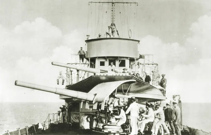 科特納爾號上的12公分4號火砲。