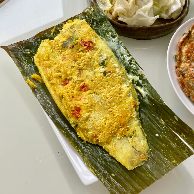 烤出來後長這樣，因為有加薑黃所以黃澄澄的