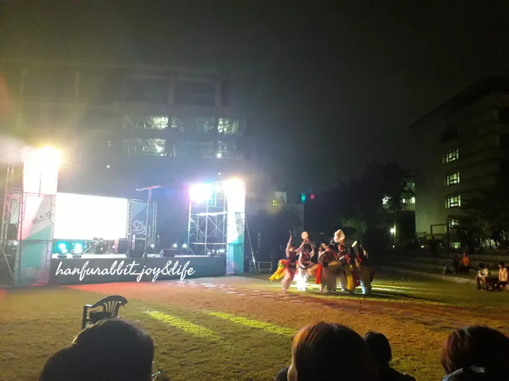 外國語大學當天剛好有傳統表演~