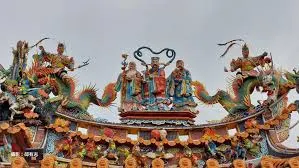 屋脊上交趾陶及剪黏工藝精湛（圖片截圖於網路）