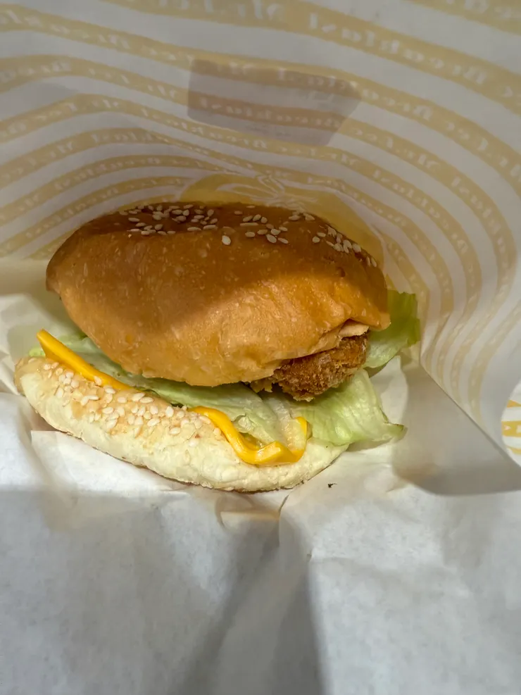 2025/11/12 塔塔魚漢堡當午餐