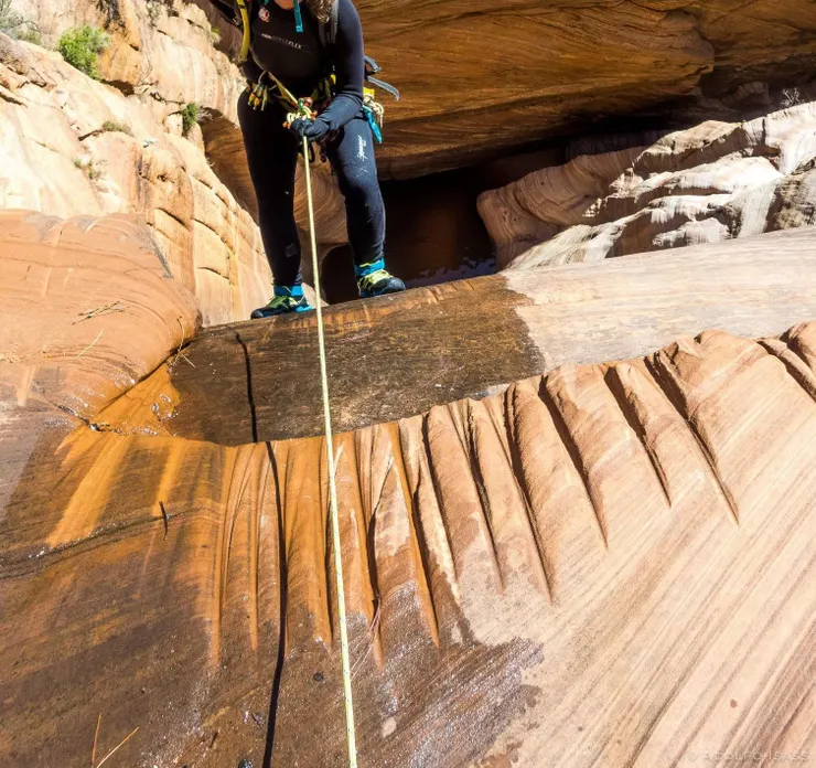 bolt點位可延伸過岩角，減少下放摩擦割繩