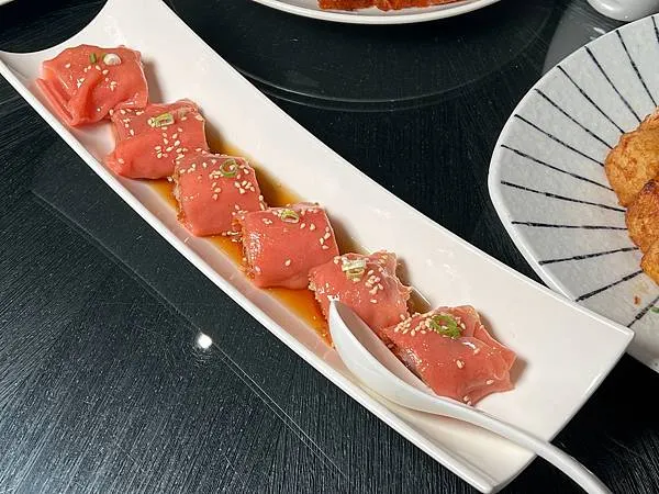 (新莊美食)典華雅聚~窯烤櫻桃鴨二吃、經典粵菜、創意港點樣樣