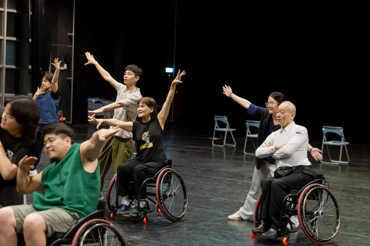林靖嵐舞團與伊甸輪椅舞團攜手，排練世壯運開幕式。攝影｜簡瑞廷