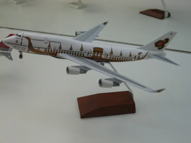 這是泰航飛機上的泰國皇船!