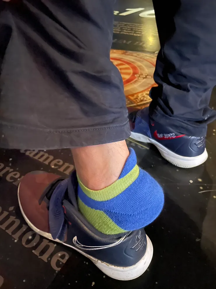 大腸爸很愛運動繃帶襪腳踝後面的設計。