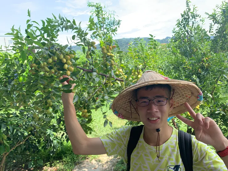 這是戴上笠嫲的我