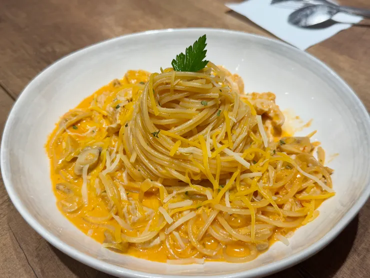 粉紅醬雞肉野菌麵   258元