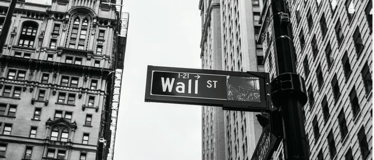 紐約的財務分析師 KC