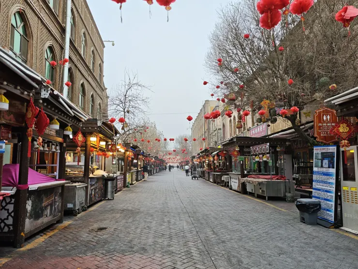 沙塵覆蓋了藍天，看不清楚200公尺外的景色