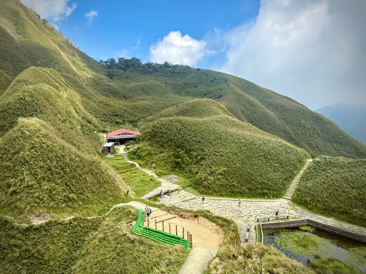 山頂平台回望「聖母山莊」