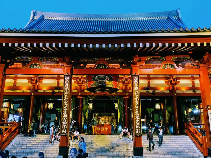 晚上的淺草寺燈籠會收起來喔