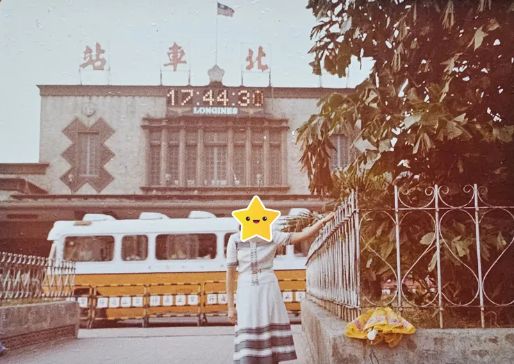 以前台北車站的電子鐘居然是浪琴錶這個牌子耶!