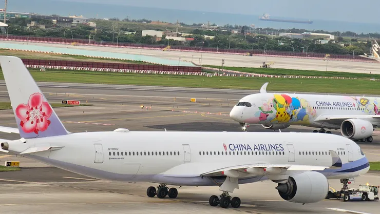 這是華航的空中巴士A350型客機!