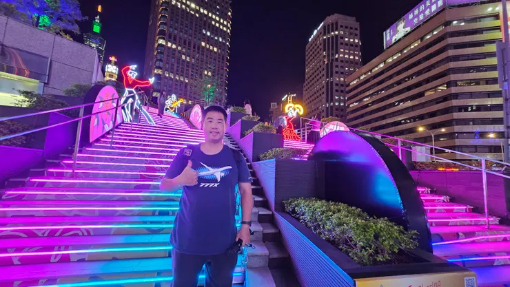 這座樓梯超美!背景還能看到台北101!