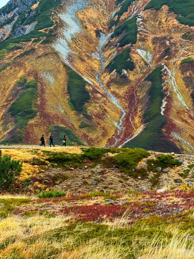 山崎圈谷的秋季山景