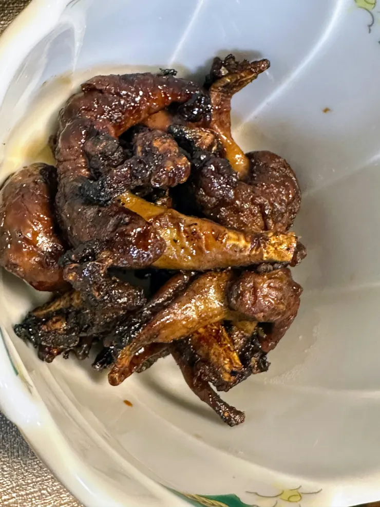 烤鰻魚的內臟有肝和心臟