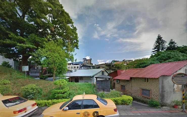 中崙路上的土角厝和順興高地